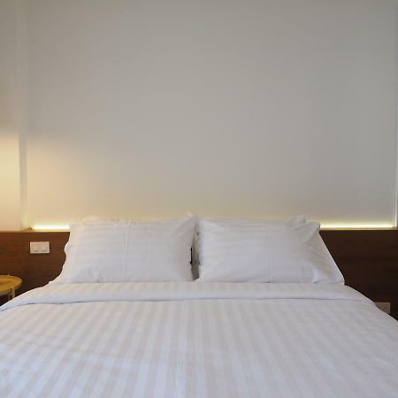 Hotel 7 Days Asleep à Chiang Mai Extérieur photo