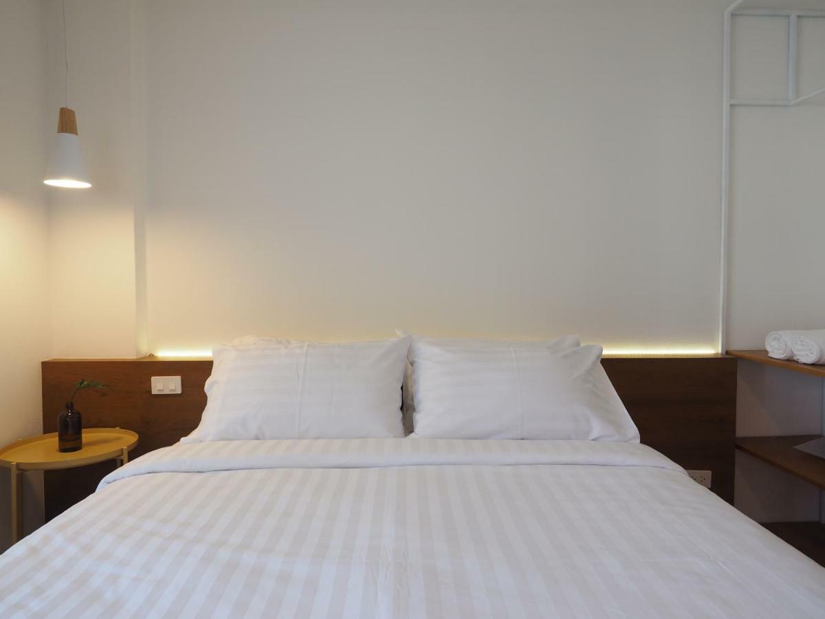 Hotel 7 Days Asleep à Chiang Mai Extérieur photo